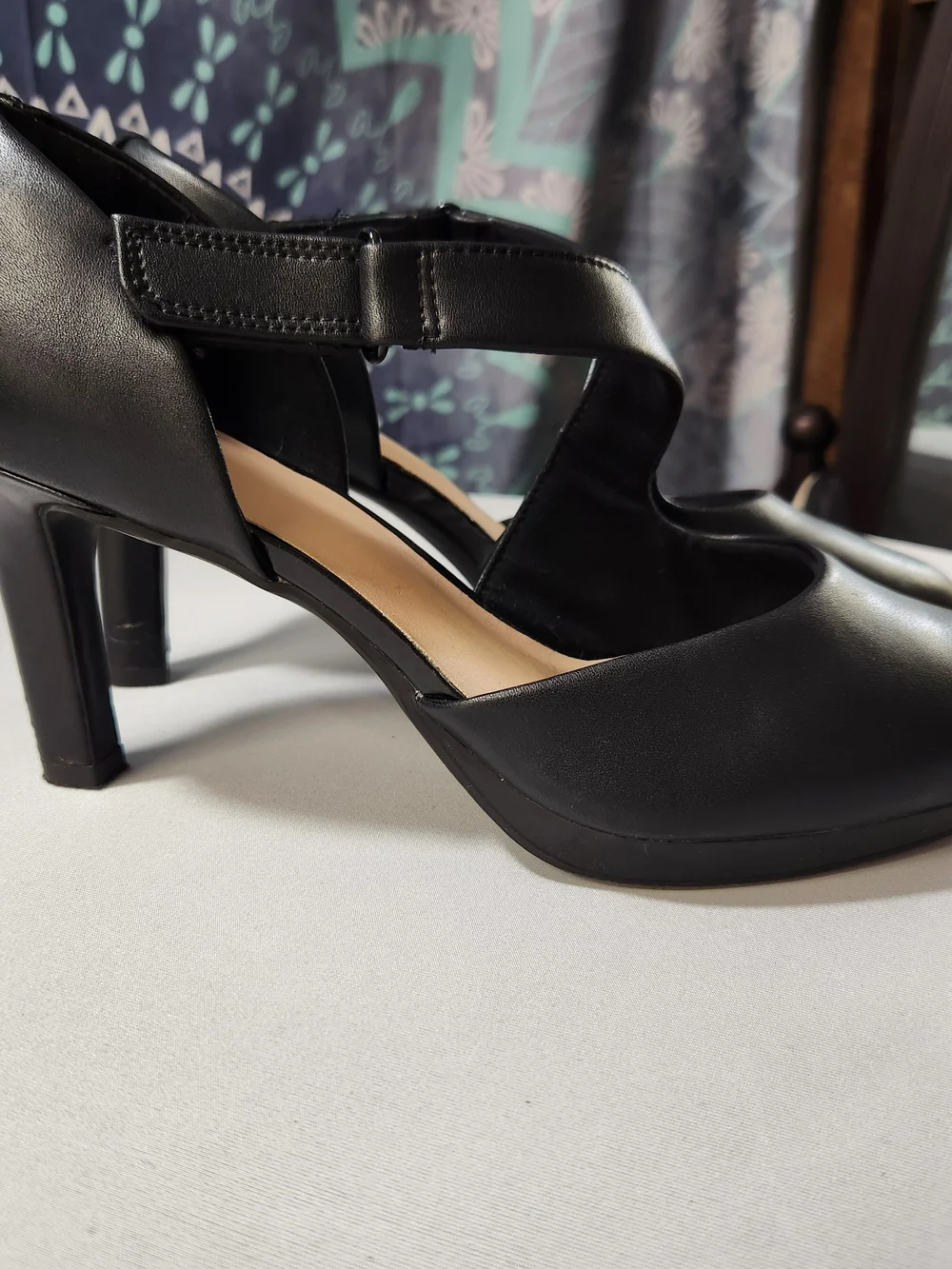 ⭐️Clarks Ambyr Glow Black Leather Platform Pump Heels Comfort Mary Jane Size 9
